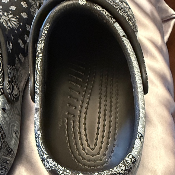 CROCS Paisley Patterned Mules in Black and White - Picture 10 of 17